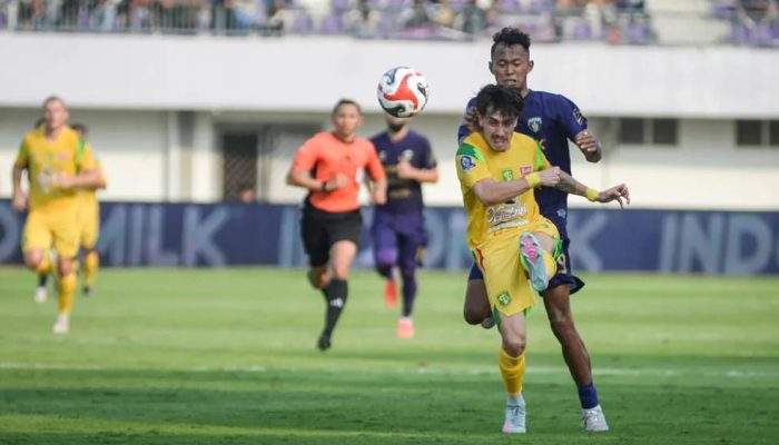 Persebaya Curi Tiga Poin di Markas Persita, Bajol Ijo Raup Kemenangan Perdana