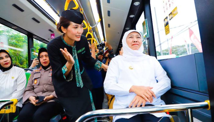 Khofifah Beri Kado Harhubnas: Tarif Transjatim Rp55 dengan Pembayaran Nontunai
