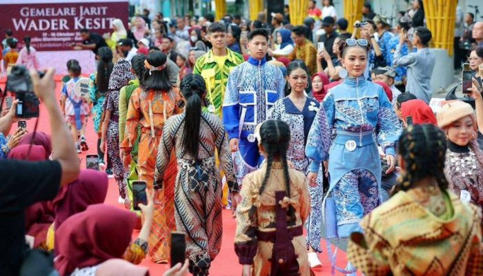 Banyuwangi Batik Festival 2025, Ajang Regenerasi dan Inovasi Batik Lokal