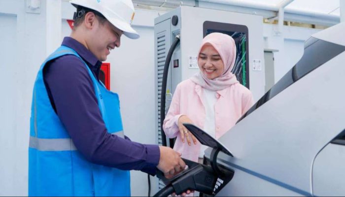 Sinergi PLN–Indosat Dorong Digitalisasi SPKLU di Seluruh Indonesia