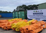 Korban Banjir Tapsel Terima Bantuan Tenda dari Kementerian ESDM
