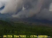 Awan Panas Guguran Gunung Semeru Meluncur 4 Kilometer