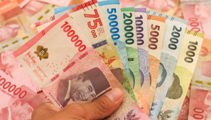 Rupiah Terus Tertekan, Ditutup Melemah ke Rp16.955 per Dolar AS