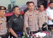 Gudang Miras Ilegal di Jogoroto Digerebek, Polres Jombang Amankan 680 Botol