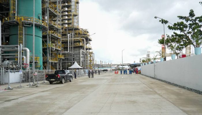 Presiden Prabowo Resmikan RDMP Balikpapan, SIG Suplai 115.609 Ton Semen