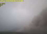 Gunung Semeru Erupsi, Awan Panas Meluncur 6 Kilometer ke Arah Tenggara