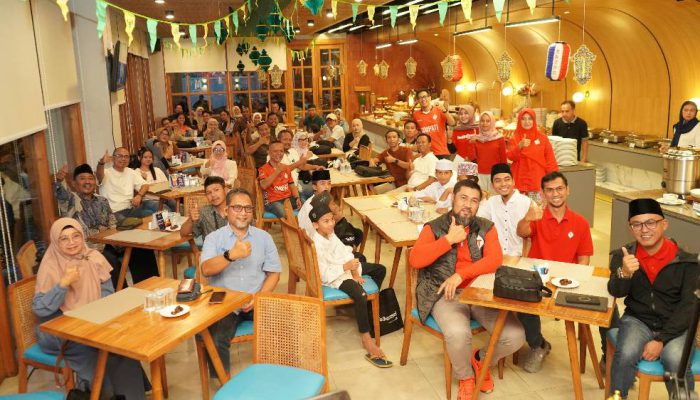 Judul: Telkomsel Gelar Gathering Pelanggan Prioritas di Mojokerto