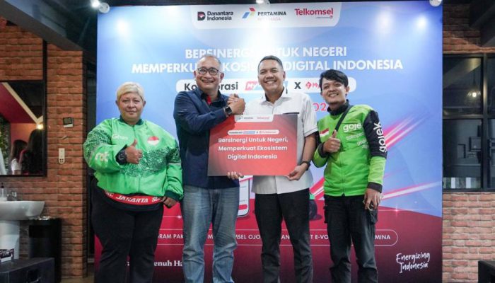 Kolaborasi Pertamina–Telkomsel, Ojol Nikmati Paket Data dan Voucher BBM