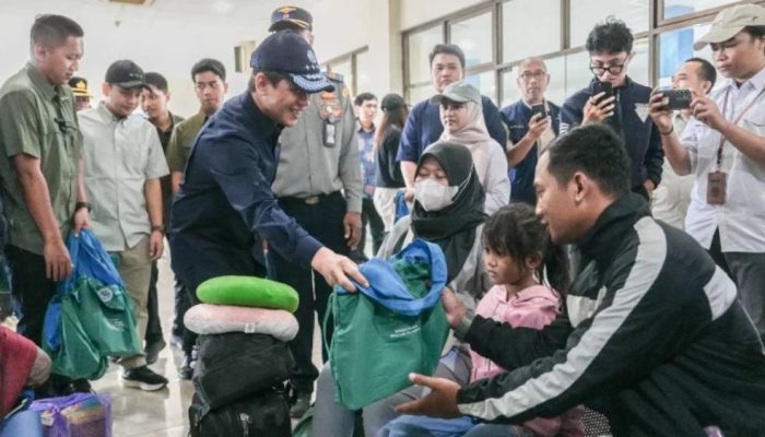Menteri LH Tinjau Terminal dan Kampanyekan Mudik Minim Sampah