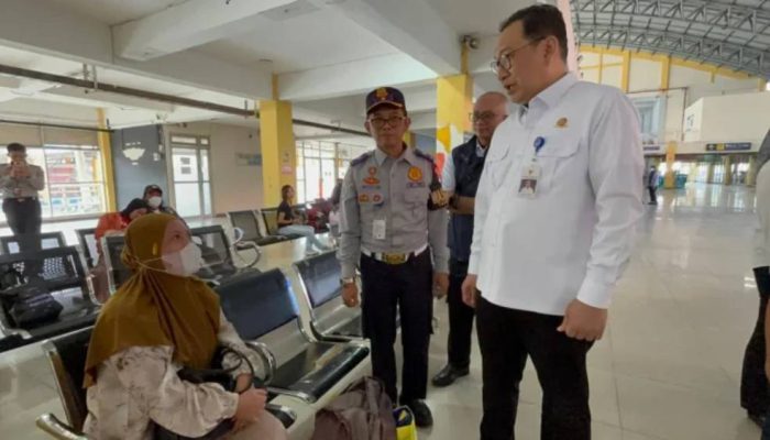 Pantau Terminal Purabaya, Sekjen Kemenhub Puji Sistem Pelayanan namun Soroti Kenyamanan Ruang Tunggu