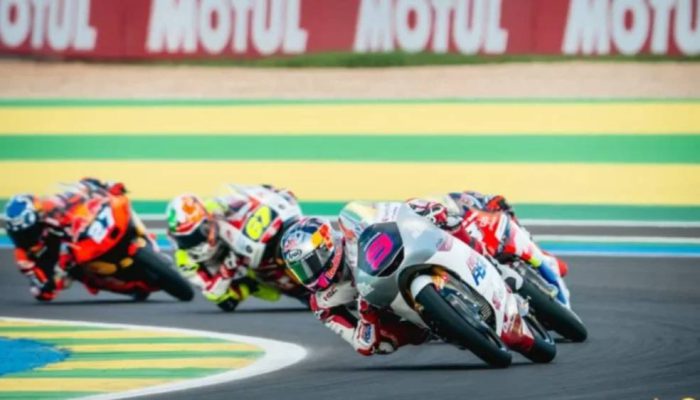 Veda Ega Pratama Cetak Sejarah, Raih Podium Perdana di Moto3 Brasil 2026