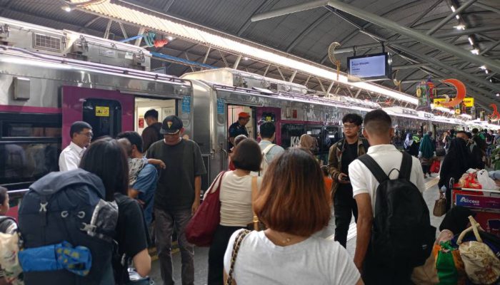 Penjualan Tiket Kereta Api Lebaran 2026 Tembus 101,2 Persen, Lampaui Kapasitas