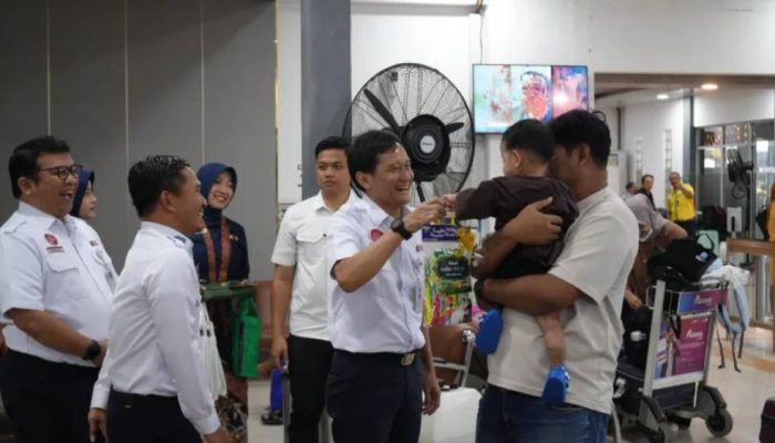 Dirut KAI Monitoring Layanan Jember-Surabaya, Okupansi Hampir 98 Persen