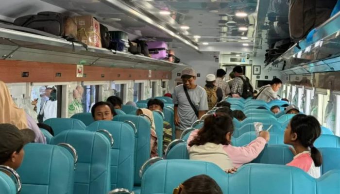 Tiket KA Ekonomi Kerakyatan Laris Manis Selama Libur Lebaran 2026