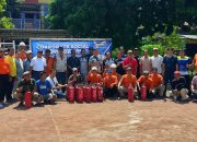 40 Warga Griya Permata Dilatih Bogasari Hadapi Kebakaran