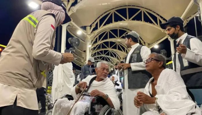 Tarif Kursi Roda di Masjidil Haram Naik, Jemaah Diminta Waspada dan Gunakan Kartu Kendali