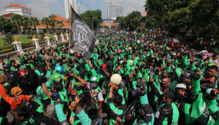 Ribuan Driver Ojol Jatim Siap Kepung Surabaya Besok, Tuntut UU Transportasi Online
