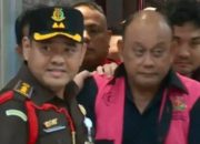 Kejagung Tahan Dadan Hindayana dan Dua Eks Wakil Kepala BGN, Diduga Korupsi Program MBG.