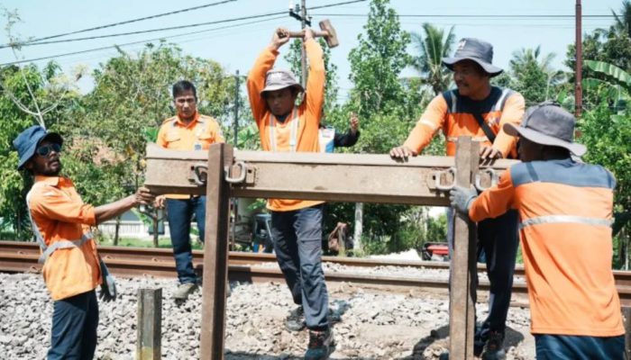 Antisipasi Peningkatan Mobilitas, KAI Daop 9 Jember Tutup 11 Perlintasan Liar