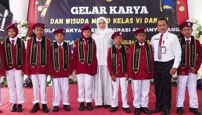 Tiga Siswa Sekolah Rakyat Banyuwangi Resmi Lulus