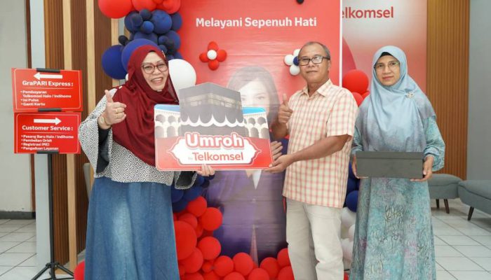 Tak Percaya Jadi Pemenang, Warga Magetan Raih Hadiah Umrah dari Telkomsel