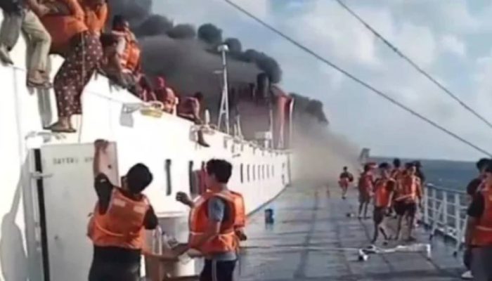 Rute Surabaya–Makassar, KMP Mutiara Santosa 2 Terbakar di Laut, SAR Kerahkan Kapal Penyelamat
