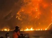 Kebakaran Meluas, Seluruh Akses Wisata Gunung Bromo Ditutup Total