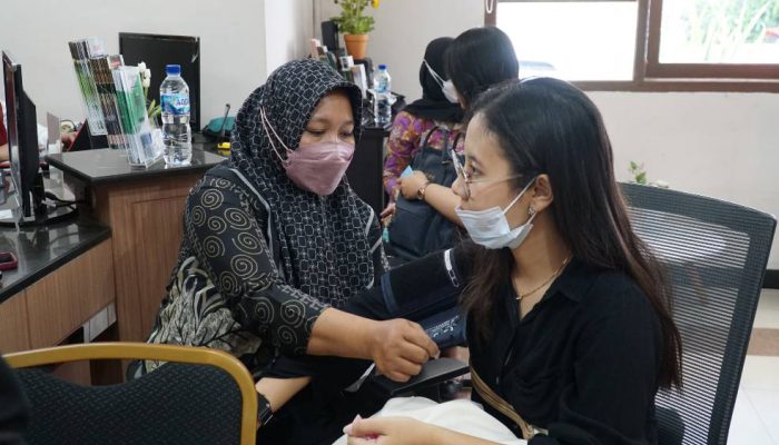 Lengkapi Perlindungan dari HPV, 400 Peserta Ikuti Vaksinasi Dosis Ketiga di BBPOM Surabaya