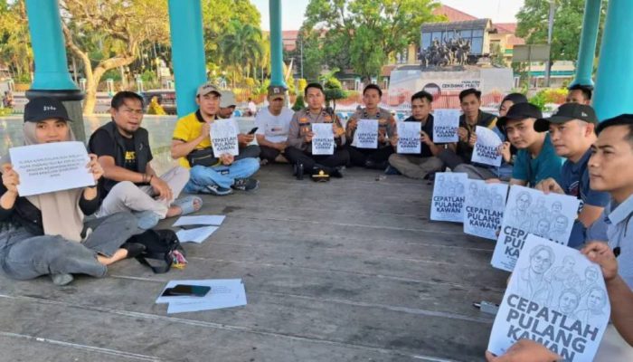 Jurnalis Bondowoso Berdoa untuk 8 Orang Hilang Kontak Saat Liputan Anak Krakatau