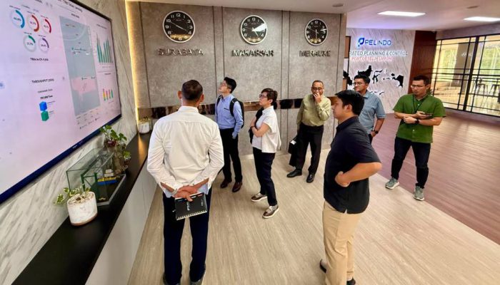 Perkuat Konektivitas Logistik Indonesia Timur, OOCL Sambangi PT Terminal Teluk Lamong