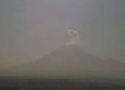 Semeru Kembali Erupsi, Enam Letusan Terjadi dalam Rentang 22.15–23.29 WIB